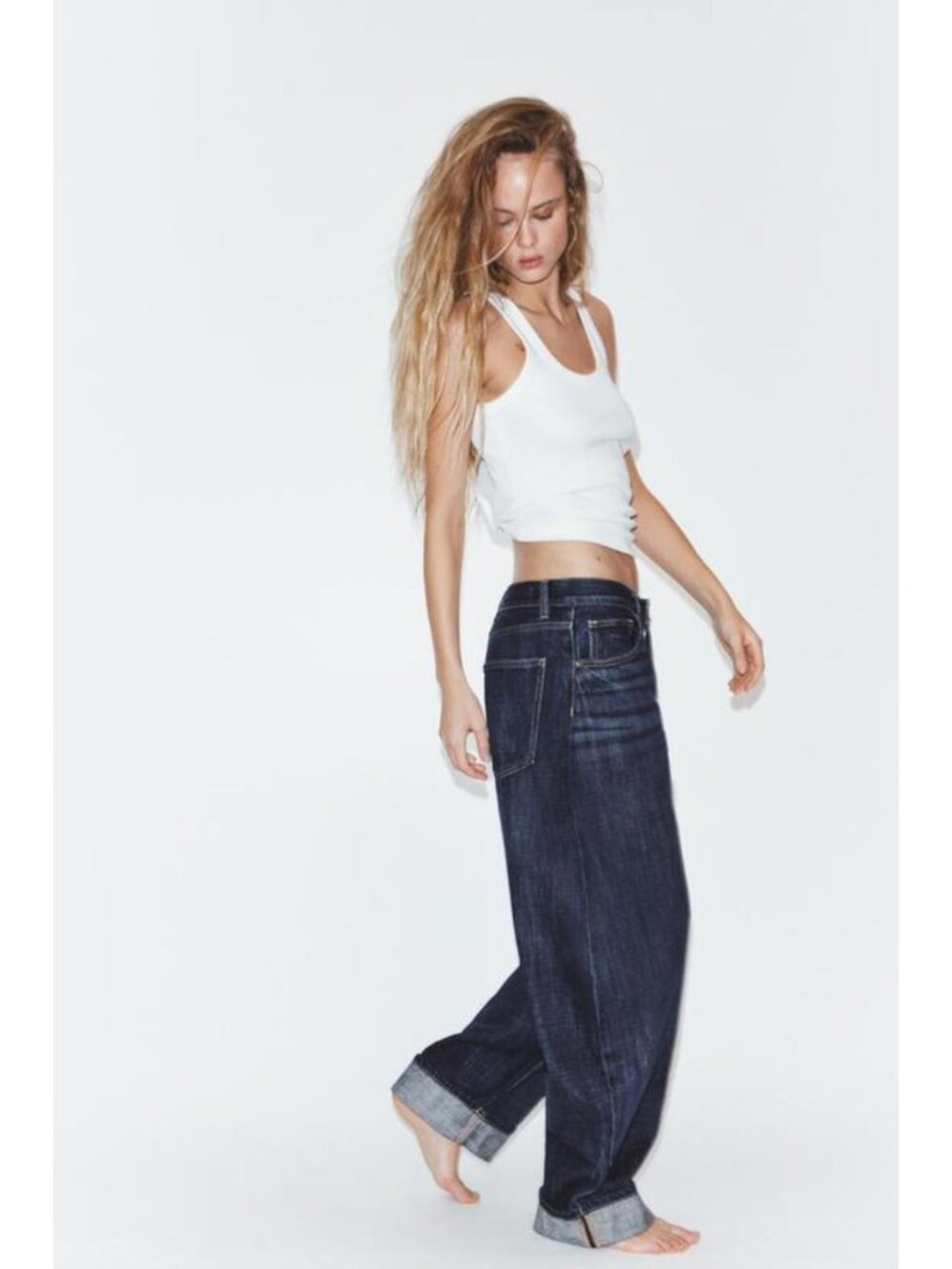 ZARA TRF MID-RISE BARREL FOLDED JEANS